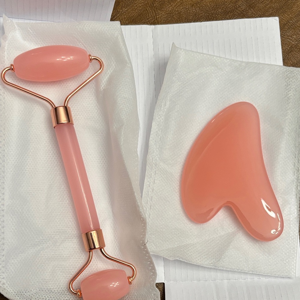 Rose Quartz Facial Roller and Gua Sha Set